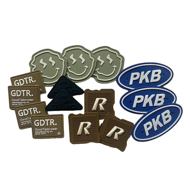 Label Karet Custom Minimal 100 pcs – Produsen Patch Karet Logo Timbul Berkualitas