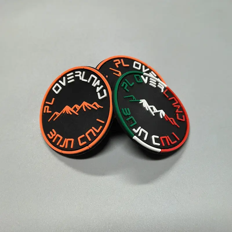 Produsen Label Karet Custom Minimal 100 pcs Logo Timbul untuk Apparel
